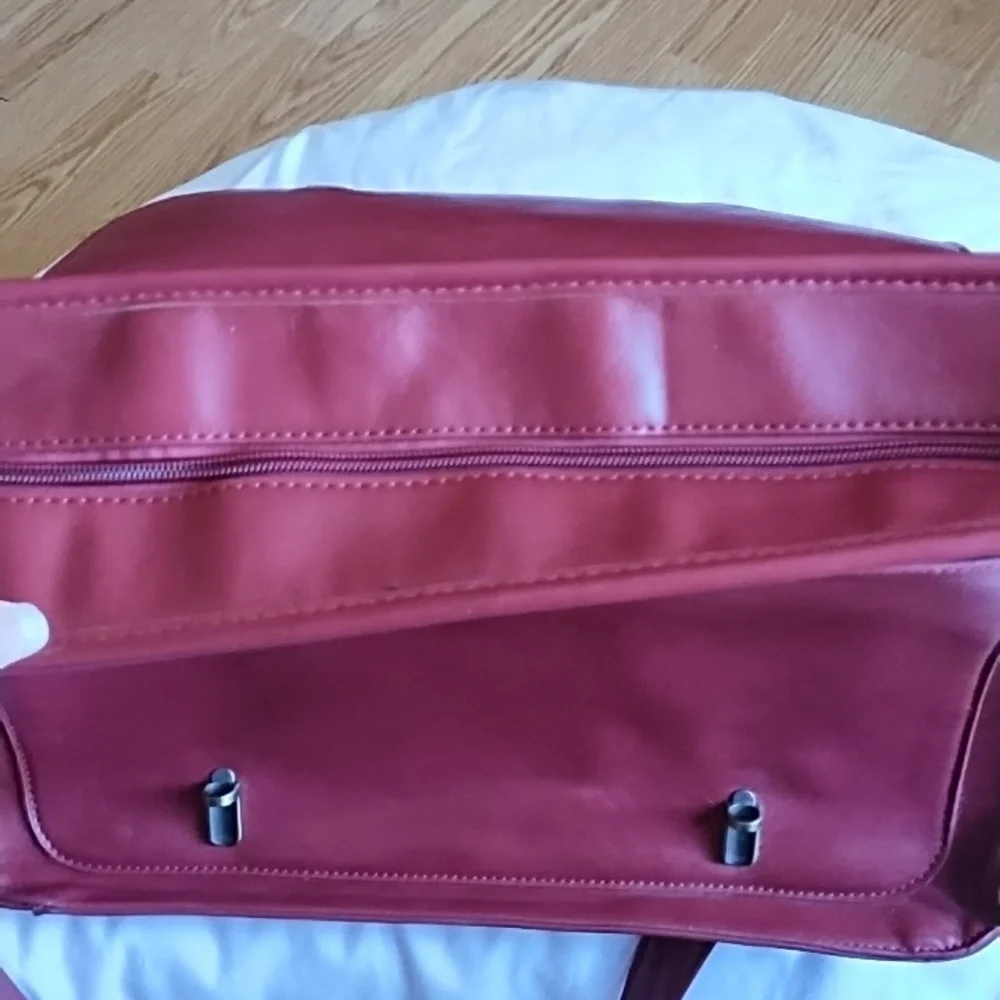 Red faux leather messenger bag/briefcase